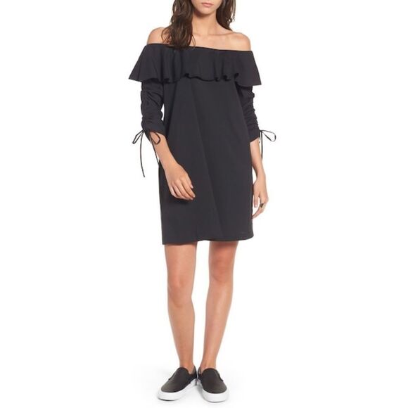 ✨ Socialite
Cinch Sleeve Off the Shoulder Dress✨ - Picture 1 of 1